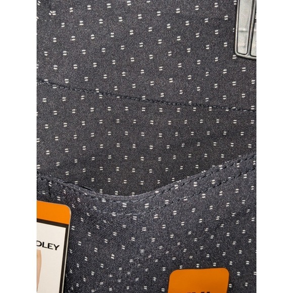 Hilary Radley Bermuda Shorts Polka Dot Pull On Knit Stretch XXL Navy White NWT - Picture 7 of 9